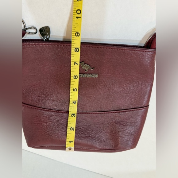 Jingpindaishu Burgundy Leather Crossbody Purse Multi-Compartment Slightly Used - Picture 9 of 11